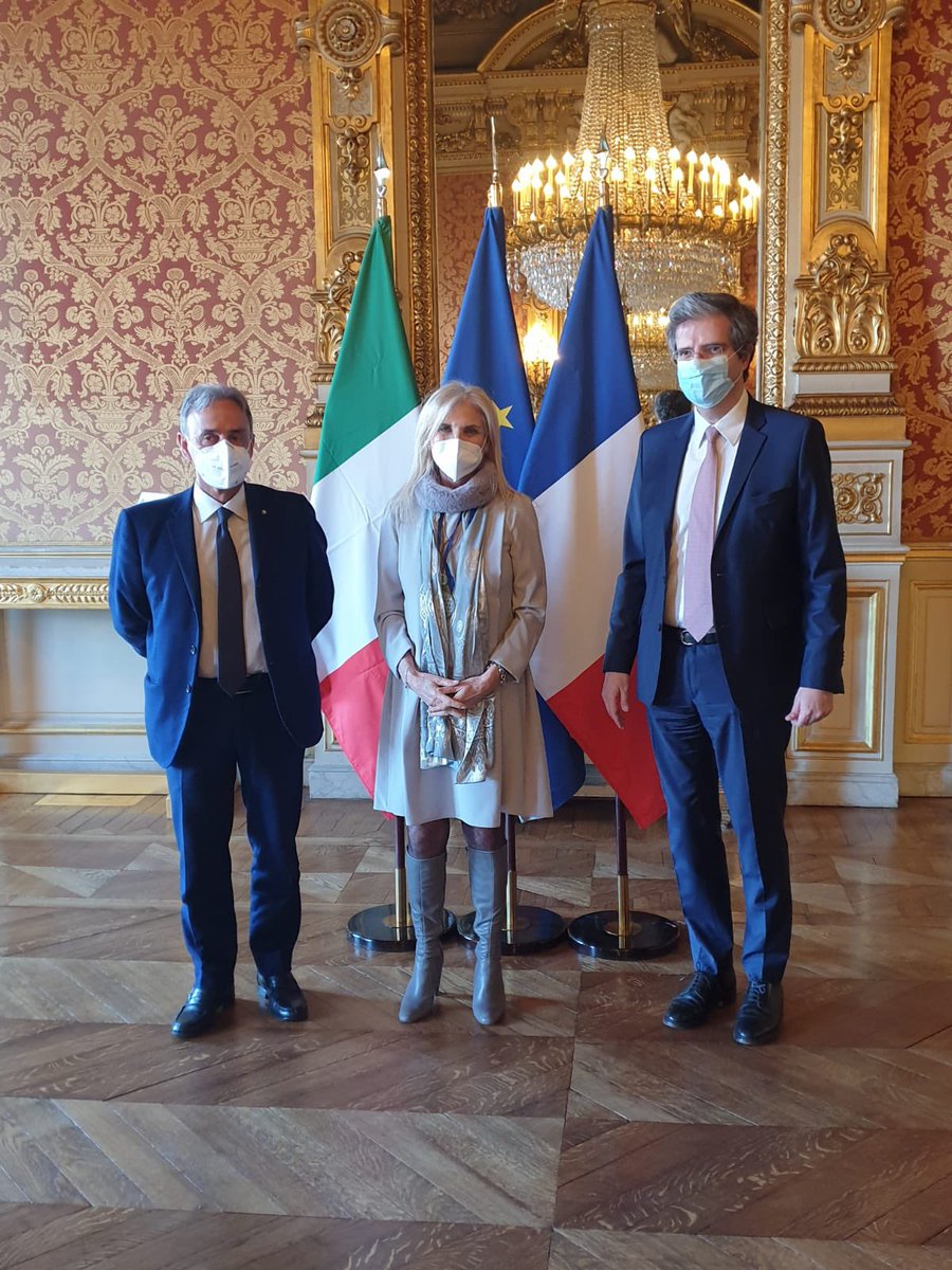ItalyinFrance's tweet photo. I Segretari Generali @ItalyMFA e @francediplo, Amb. @EttoreSequi e Amb. François Delattre, insieme a Parigi per coordinare l'attuazione del #trattatodelquirinale 🇮🇹🇫🇷 https://t.co/NO5CABV95b