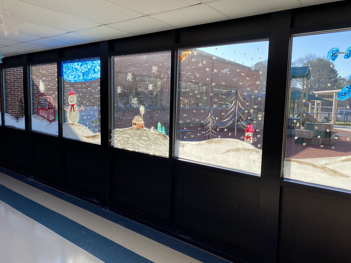 cobb_early's tweet photo. Pebblebrook HS art students helped SCELC turn into a winter wonderland!  @CobbSchools https://t.co/l9OL6UqpKG