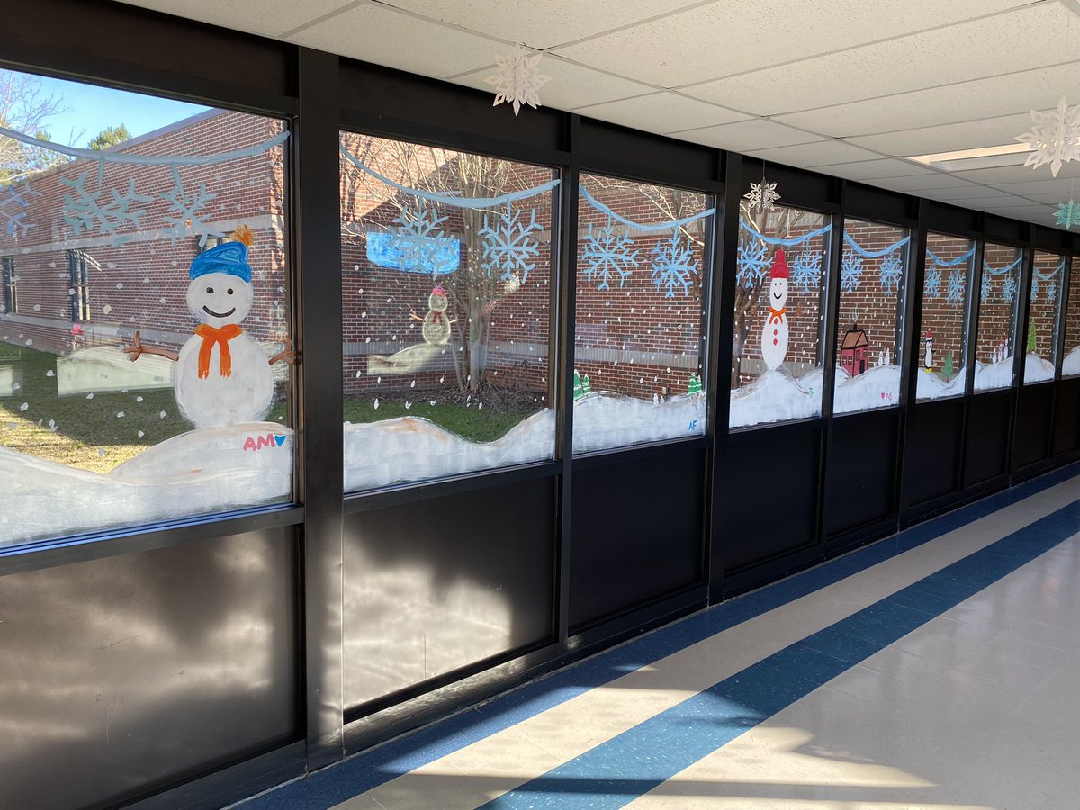 cobb_early's tweet photo. Pebblebrook HS art students helped SCELC turn into a winter wonderland!  @CobbSchools https://t.co/l9OL6UqpKG