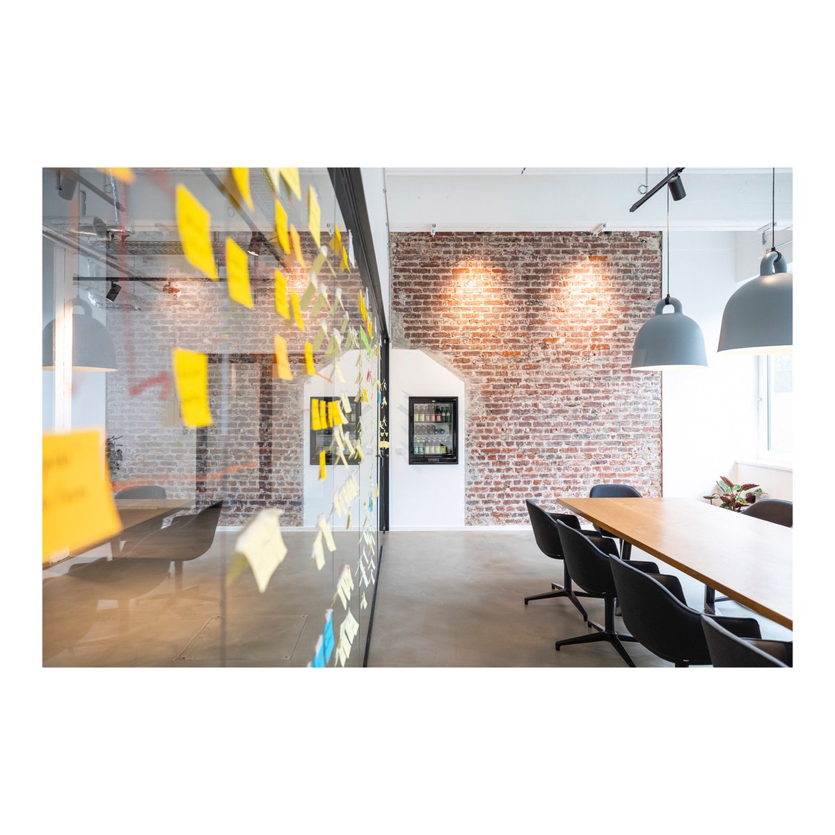 Ein bisschen Farbe für diesen grauen Tag. Ein sattes Petrol leuchtet im von uns gestalteten Voltavision-Office. Ein schöner Job für ein spannendes
Unternehmen mit einem super Team. #officedesign #voltavision