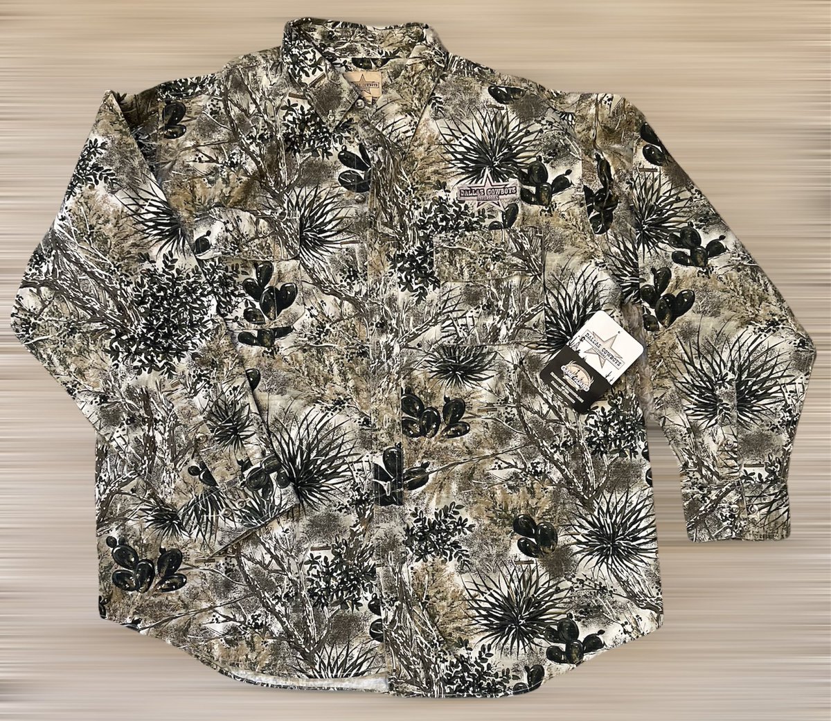 ChillinThird's tweet image. LIMITED TIME ONLY
Dallas Cowboys/Third Coast Chillin Game Guard shirts. We have Medium, Large and 2 XL in long sleeve and Medium micro fiber short sleeve. 
$50 for long sleeve
$45 for short sleeve
Message me to get yours today!!