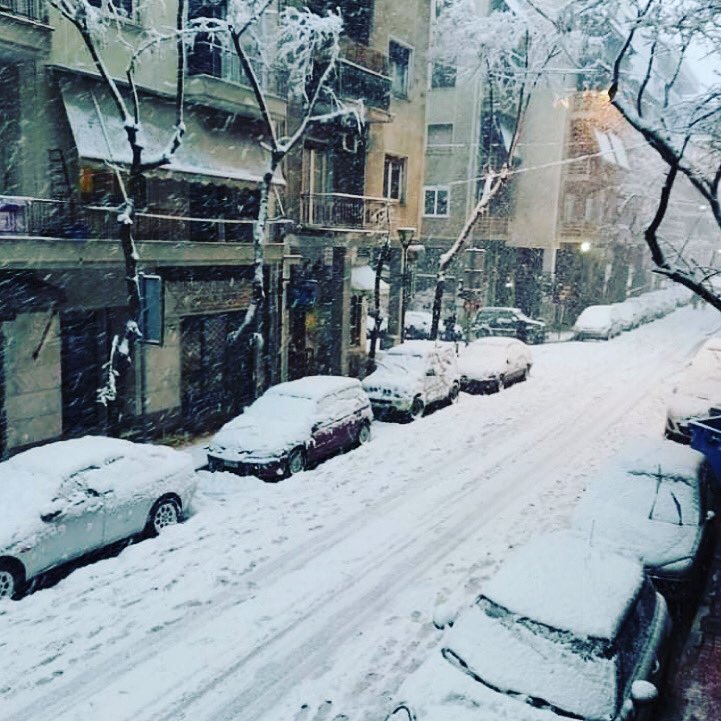 ZanteInformer's tweet photo. Thanks to Marina Marinou for this fantastic photo of the snow in Athens! ❄️
#greece #athens #snow #athensgreece #athenslife #athenssnow #snowingreece #snowing https://t.co/TPDFr5QuSg