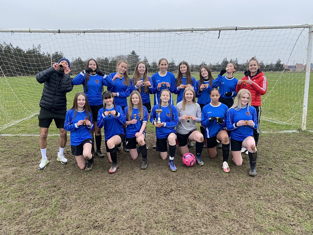 Congratulations to our U15 Girls Football team who are the Bedfordshire School league champions! 👏🏻 🏆⚽️