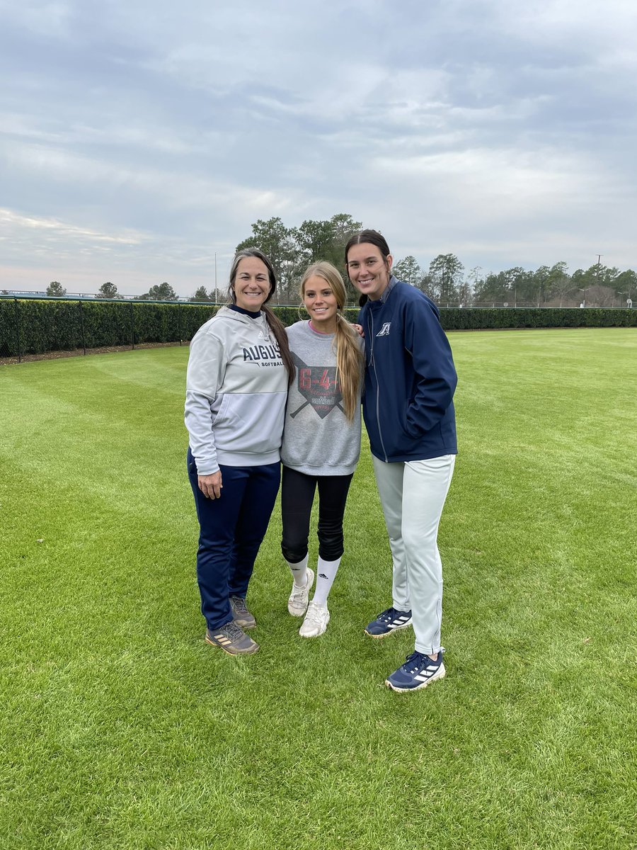 Taylor Schneider tweet media