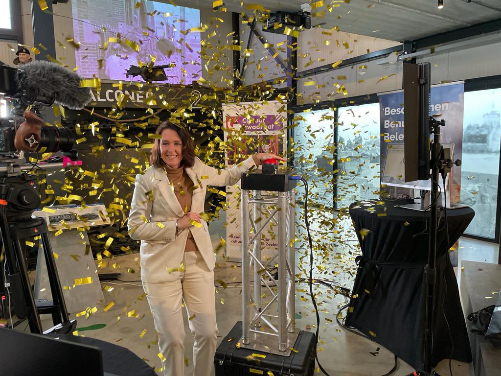 Met een druk op de knop mocht ik de eerste museumlessen van het project Reizen in de Tijd op de website plaatsen. Met deze lessen komt er een duidelijke leerlijn voor erfgoededucatie beschikbaar voor Zeeuwse scholen en leerlingen! <a href="/erfgoedzeeland/">Erfgoed Zeeland</a> <a href="/cultuurkwadraat/">Cultuurkwadraat</a>