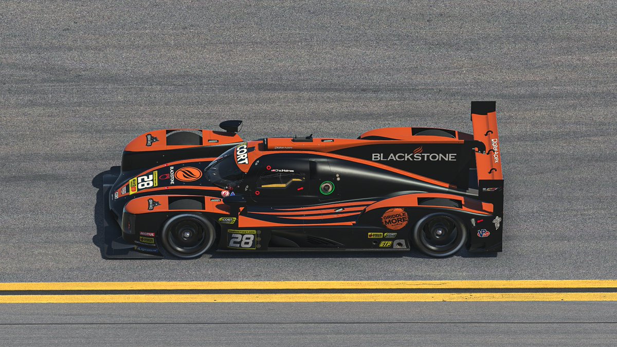 CHolmes28's tweet photo. Can't make another @CORTGT  championship run this year but I'm here for the home track tonight with @CORTRacing @DigitalApexRace https://t.co/O0usP1h3gZ