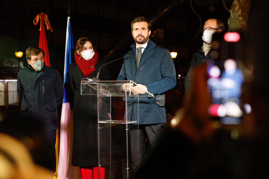 pablocasado_'s tweet photo. A Goyo Ordóñez le asesinaron por la espalda porque siempre daba la cara. Por el PP, por San Sebastián, por la libertad, por España.

27 años después exigimos a Sánchez que no conceda beneficios penitenciarios a sus asesinos y que rompa toda negociación con quienes les defienden. https://t.co/GH3WdXkY9Z