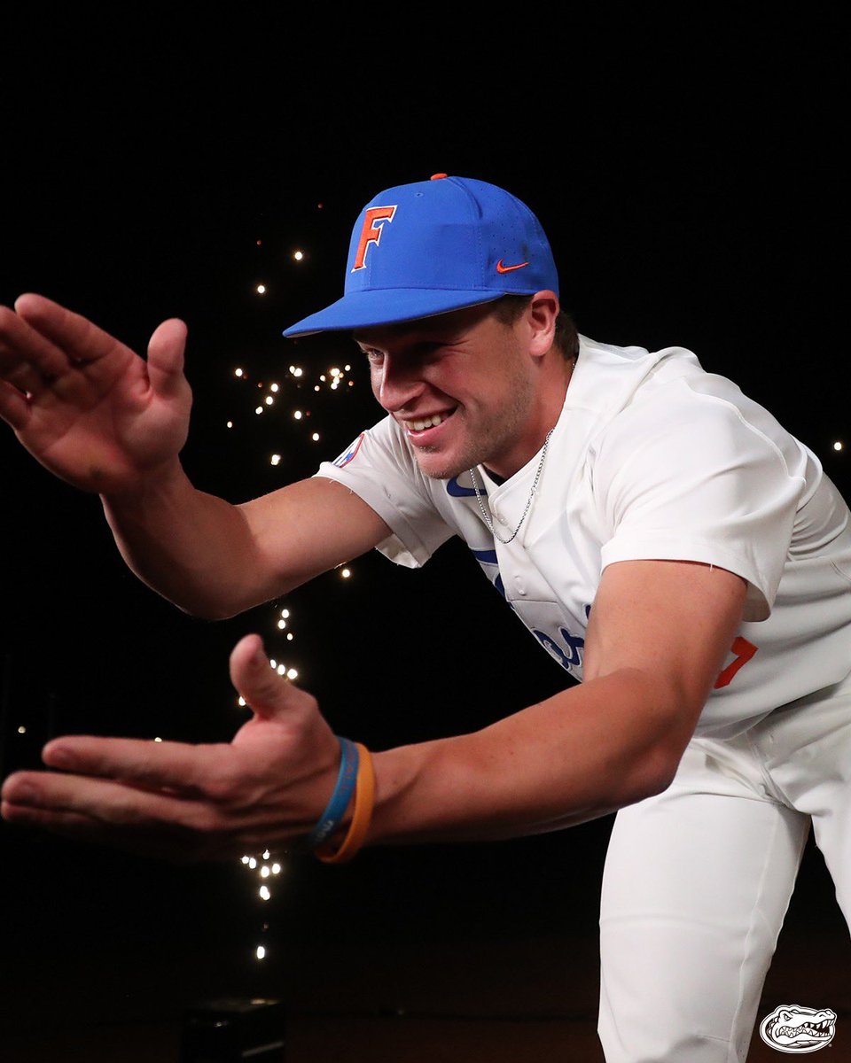 🎇 🎇 🎇 

#GoGators // 🐊⚾️