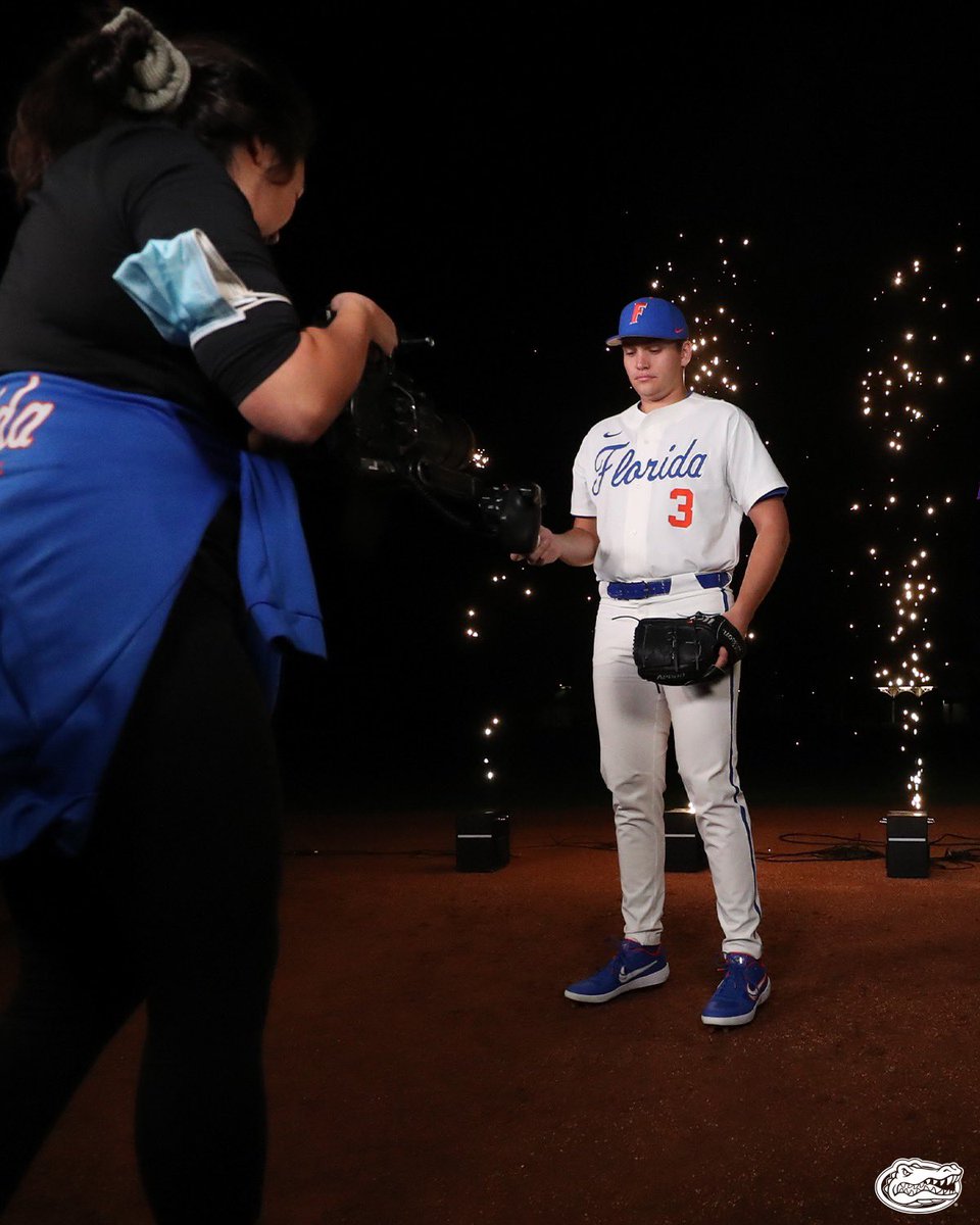 GatorsBB's tweet photo. 🎇 🎇 🎇 

#GoGators // 🐊⚾️ https://t.co/7vwEX7BMW5