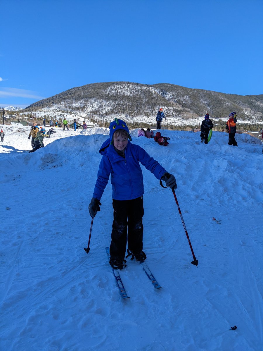 TwinterSSD's tweet image. SCE Nordic skis!! Thanks @SCE_CoyotePE 
@scoveel @CrysLaneMiller So fun!! @SCE4th