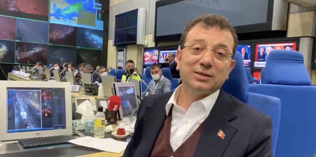 solcugazete's tweet photo. Ekrem İmamoğlu, çalışmaları Afet Koordinasyon Merkezi'nden takip ediyor https://t.co/hWZ8ppDjSN