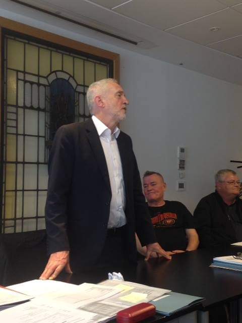 Jeremy stands with workers and we stand with him - construction @UniteScotland reps 👷‍♂️👷 #NECVoteRestoretheWhip #ReinstateJeremyCorbyn