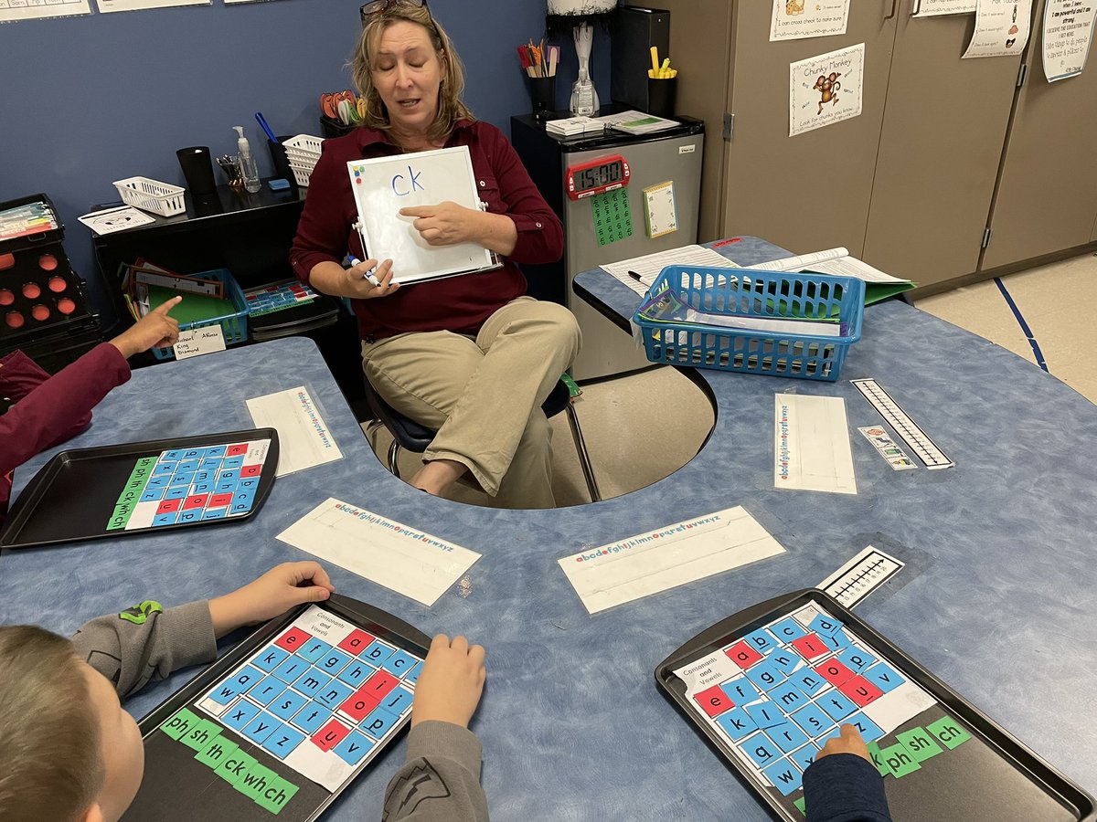 PraisyThomas2's tweet photo. Great to see strong phonics instruction in small groups in first grade! @pisdlachat @pisdesela @PISDTRA https://t.co/Ab8Ynnu9mz