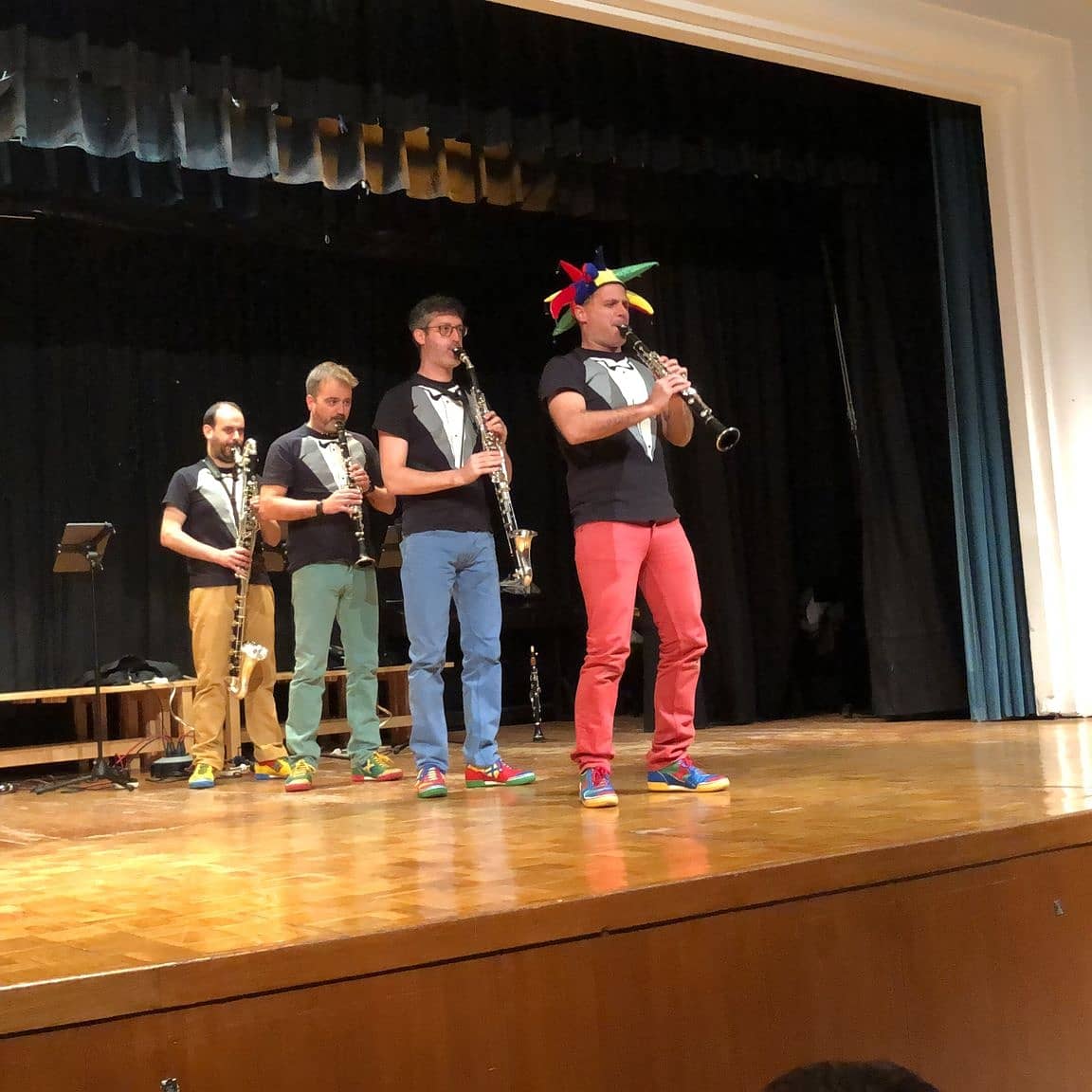 escolapiabalmes's tweet photo. EL VIATGE DE TILL A CICLE SUPERIOR
Avui, l'alumnat de 5è i 6è de Primària hem pogut gaudir i conèixer la música d'un quartet de clarinets. 

Gràcies @bcnclarinetplay

#PRIMARIAEPB https://t.co/MtddLwSoc9