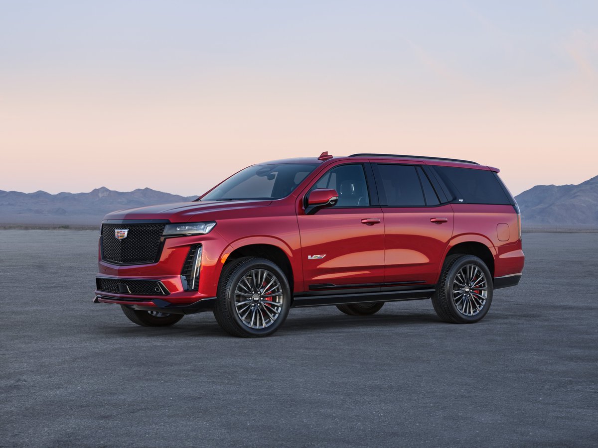 LongAutoGroup's tweet image. Excited yet? The 2023 Cadillac Escalade will be the first SUV to don the high-performance V-Series badge. Preproduction model shown.  Escalade-V availability will be announced spring 2022. #Cadillac #Escalade #EscaladeVseries #MondayMotivation