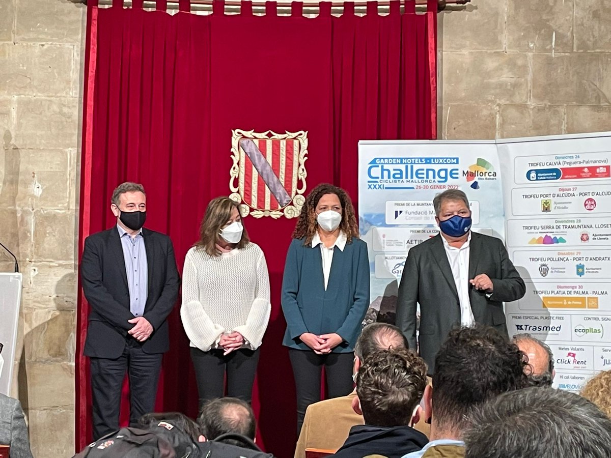 gardenhotels's tweet photo. Esta tarde se ha celebrado la presentación oficial de la #ChallengeMallorca en el Consolat de Mar con @gardenhotels y #Luxcom como patrocinadores oficiales y junto a las principales autoridades de la isla. 🚴‍♀️

#ChallengeGardenHotels #ChallengeGardenSports #ChallengeLuxcomCycling https://t.co/VIyh7tmuXf