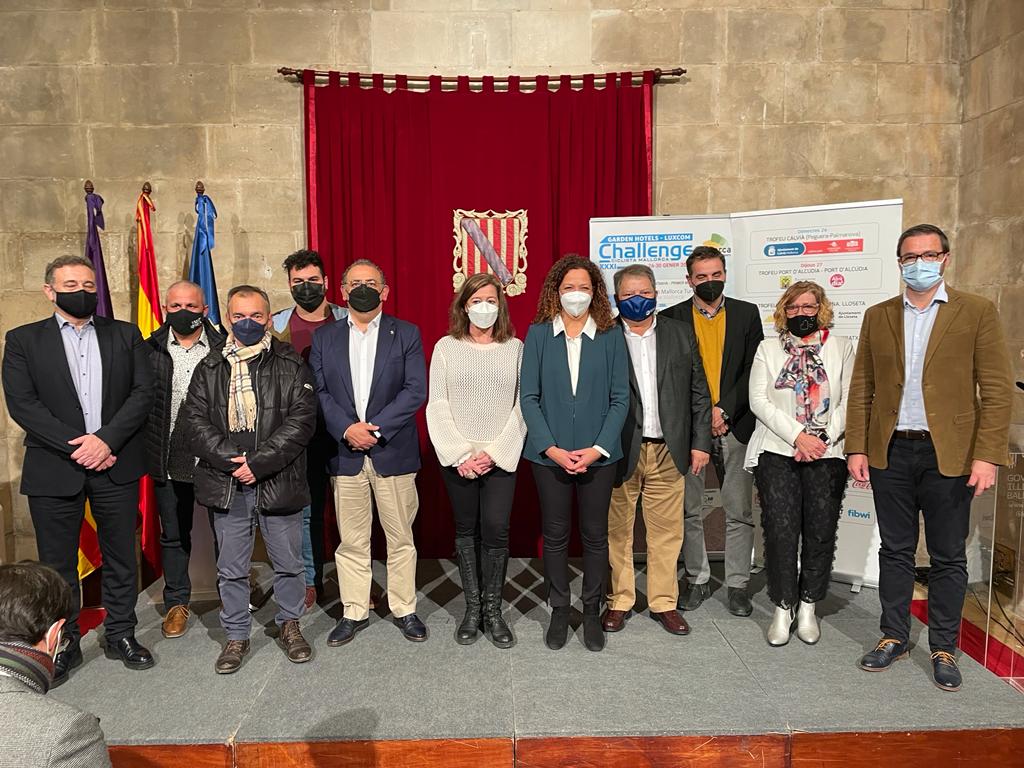 gardenhotels's tweet photo. Esta tarde se ha celebrado la presentación oficial de la #ChallengeMallorca en el Consolat de Mar con @gardenhotels y #Luxcom como patrocinadores oficiales y junto a las principales autoridades de la isla. 🚴‍♀️

#ChallengeGardenHotels #ChallengeGardenSports #ChallengeLuxcomCycling https://t.co/VIyh7tmuXf