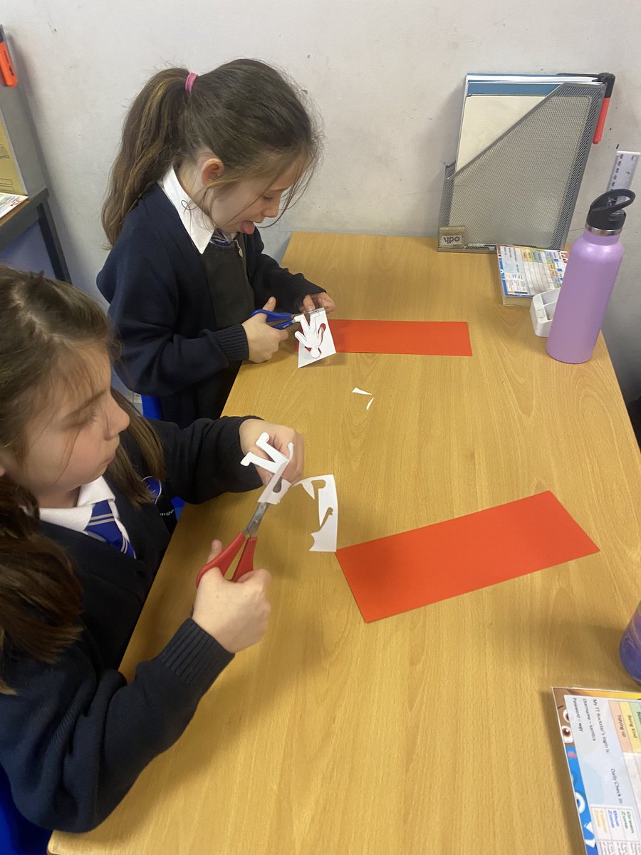 HandforthGrange's tweet photo. LKS2 were visited by Reverend Burmester today in RE! They learnt all about disciples, love and friendship! https://t.co/LGzYigBp3R