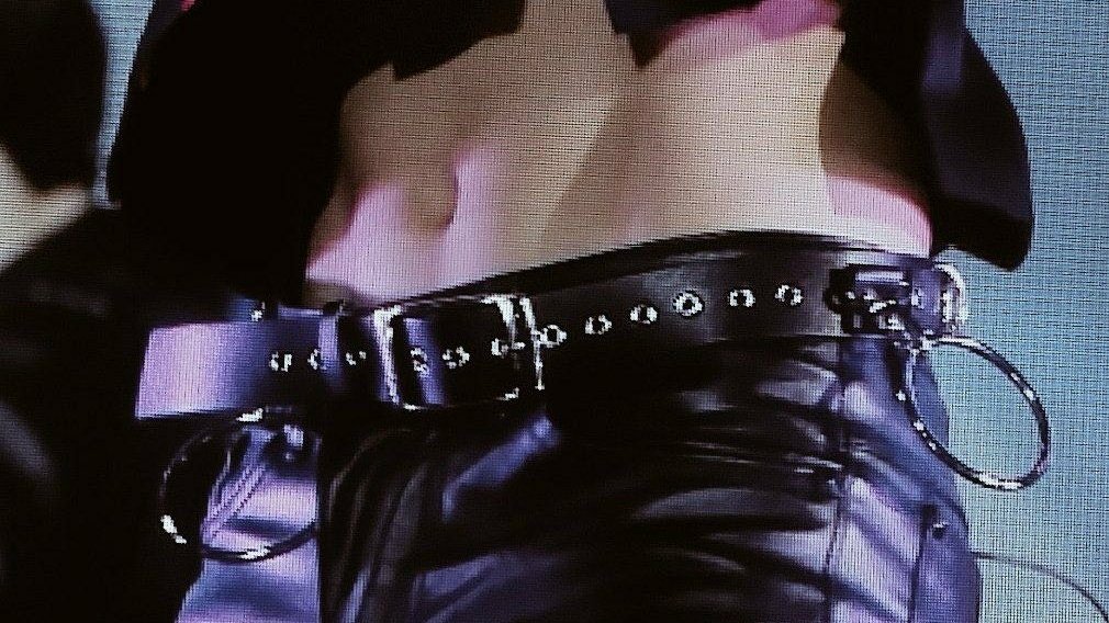 KaiForLove's tweet photo. JWOTD (jongin waist of the day) https://t.co/gNgalbt15Y