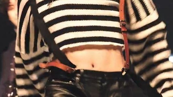 KaiForLove's tweet photo. JWOTD (jongin waist of the day) https://t.co/gNgalbt15Y