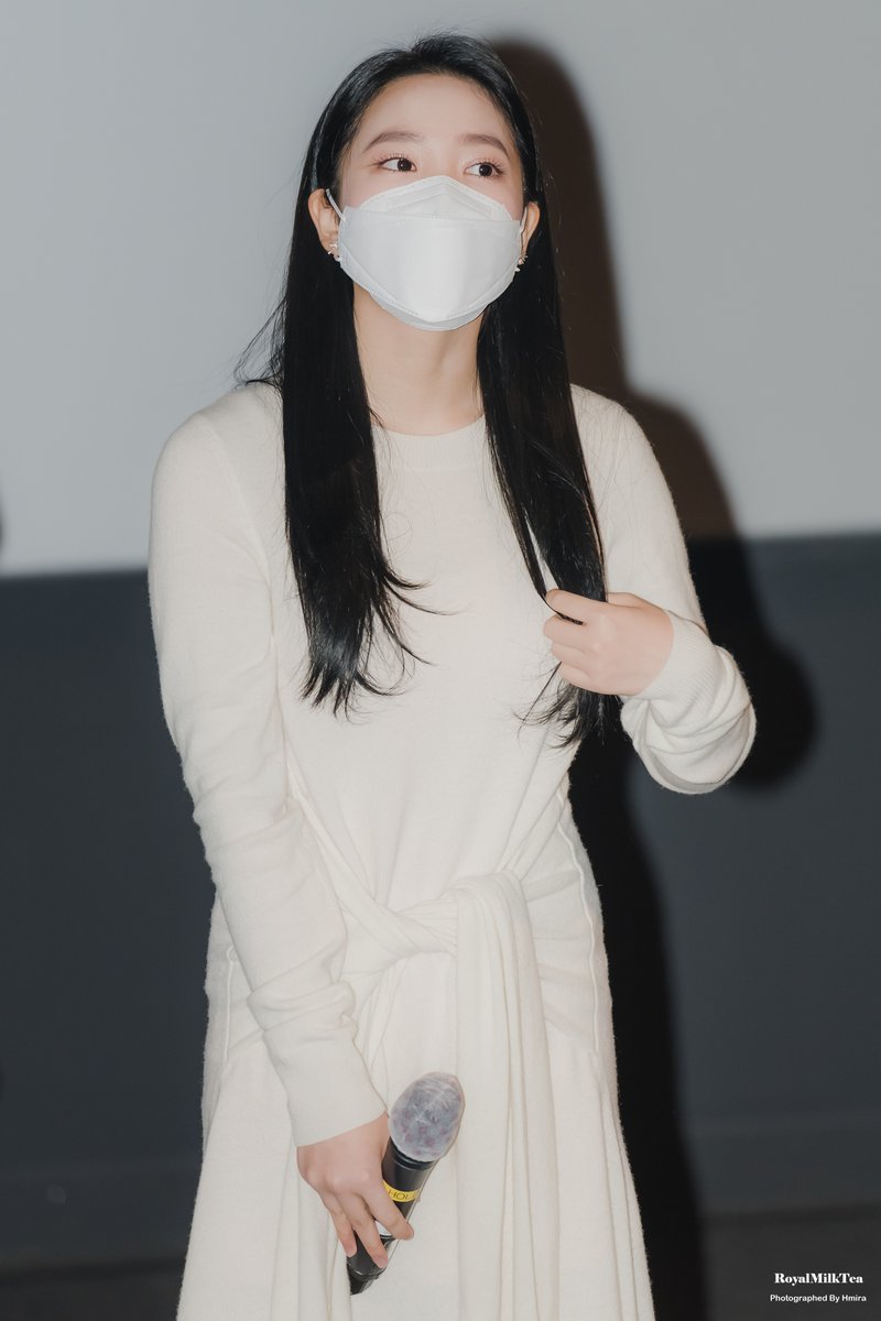 RMilkTea0117's tweet photo. 22.1.23. 김예림(레드벨벳 예리 Red Velvet YERI) - 영화 블루버스데이 무대인사 / CGV 용산아이파크몰
@RVsmtown #김예림 #예리 #레드벨벳예리 #레드벨벳 #redvelvet #redvelvetyeri #영화블루버스데이 #블루버스데이 #블루버스데이무대인사 #무대인사 #CGV #CGV용산 https://t.co/qMhrBnMcj0