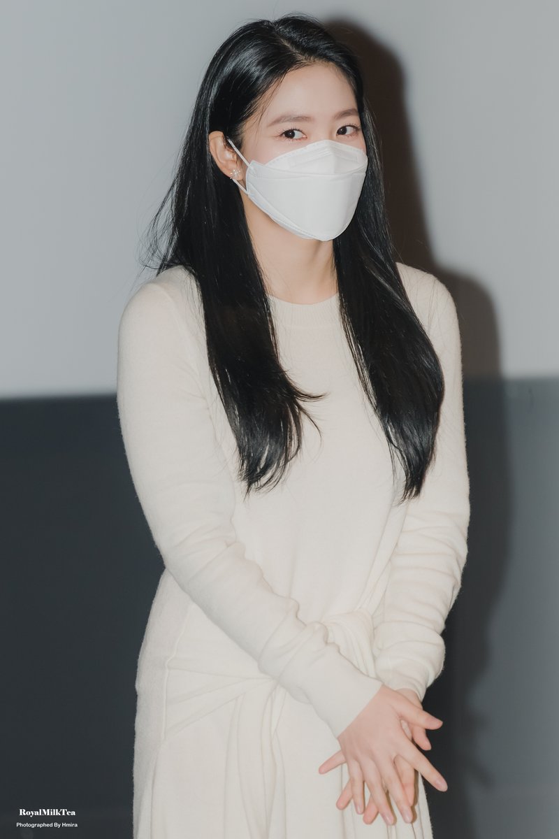 RMilkTea0117's tweet photo. 22.1.23. 김예림(레드벨벳 예리 Red Velvet YERI) - 영화 블루버스데이 무대인사 / CGV 용산아이파크몰
@RVsmtown #김예림 #예리 #레드벨벳예리 #레드벨벳 #redvelvet #redvelvetyeri #영화블루버스데이 #블루버스데이 #블루버스데이무대인사 #무대인사 #CGV #CGV용산 https://t.co/qMhrBnMcj0