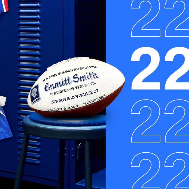 eBay's tweet photo. The play call for this auction is a sweep! 🏈 Get in quick and score rare @EmmittSmith22 memorabilia, from his 1992 Pro Bowl uniform to the #19th postseason TD football in 2000, and more. Auction ends 2/1. #EmmittSmith #Cowboys #HOF #OnlyOneBay #NotableLive