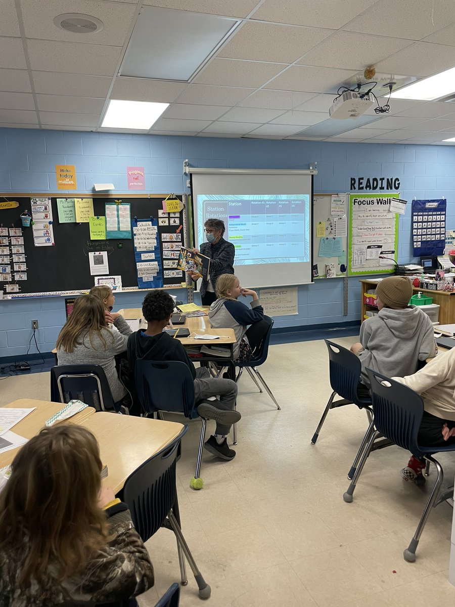 MsMorillo4's tweet photo. @VCSCuthbert thank you so much for reading to my 4th grade class! They enjoyed every minute 😊 @EducationFL @volusiaschools #FLCelebratesLiteracy #VCSCLW2022 https://t.co/bpPEttuPFT