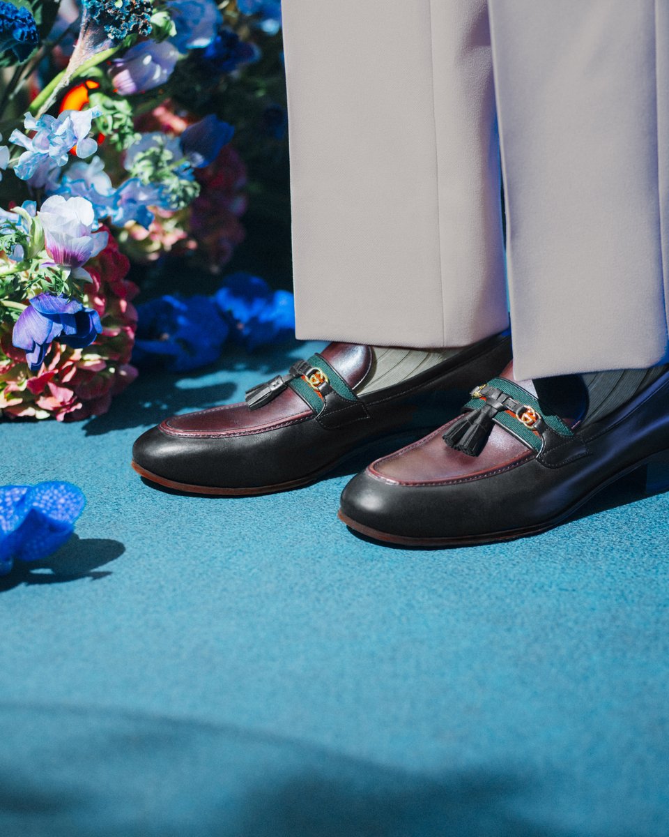 gucci's tweet photo. In a series of photographs captured in Tokyo, actor and newly appointed Global Brand Ambassador Jun Shison wears a double-breasted peak lapel suit, as well as jacquard socks and leather loafers with Web, tassel and Double G details. https://t.co/dbazdrVdMN