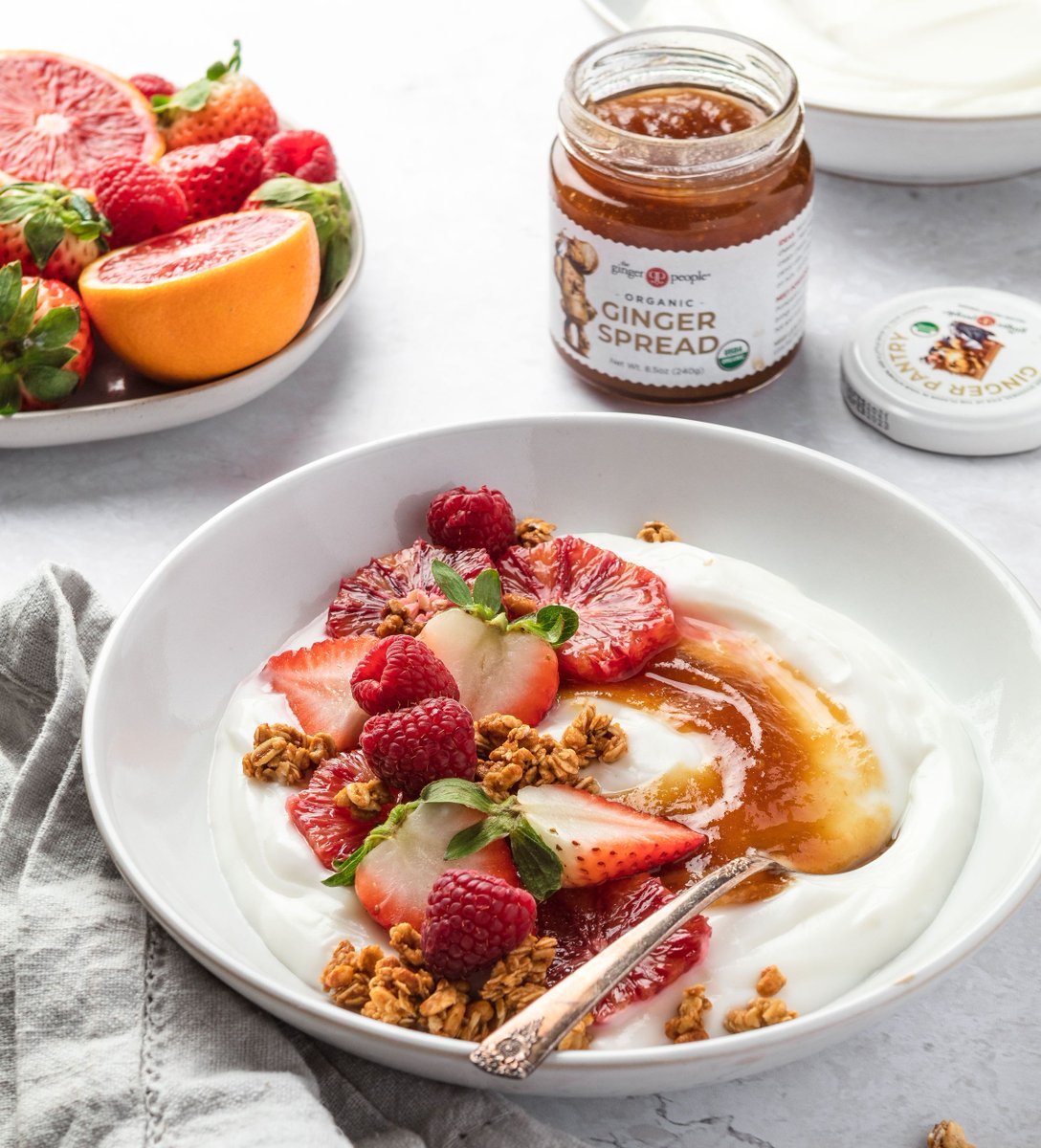 Stops scrolling. Wipes drool from screen 😋 . This simple, #healthy #breakfast combo delivers major flavor. Whip it up at home with your favorite yogurt + your favorite fruit + our Ginger Spread and top with a handful of nuts or granola 💥  #healthyliving