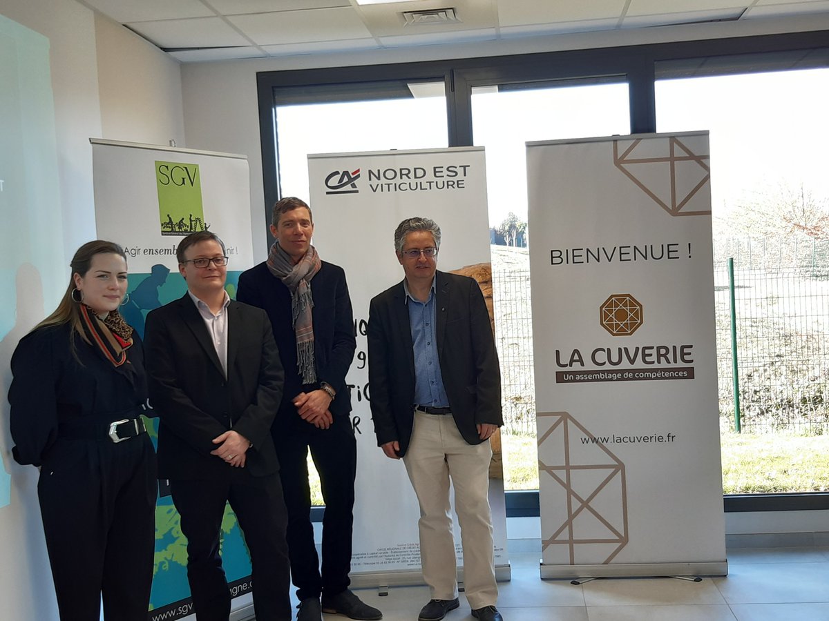 Ce matin à la Cuverie devant la presse lancement de la 2ème édition #ChallengeEmpoweringChampagne, hackathon de la filière viticole champenoise. Organisée par <a href="/LaCuverie/">La Cuverie Bordelaise</a> (<a href="/GroupeFDSEA51/">FDSEA de la Marne</a>), le Crédit Agricole du Nord Est et <a href="/SGVChampagne/">SGV Champagne</a> elle se déroulera les 27, 28 &amp; 29 avril 2022