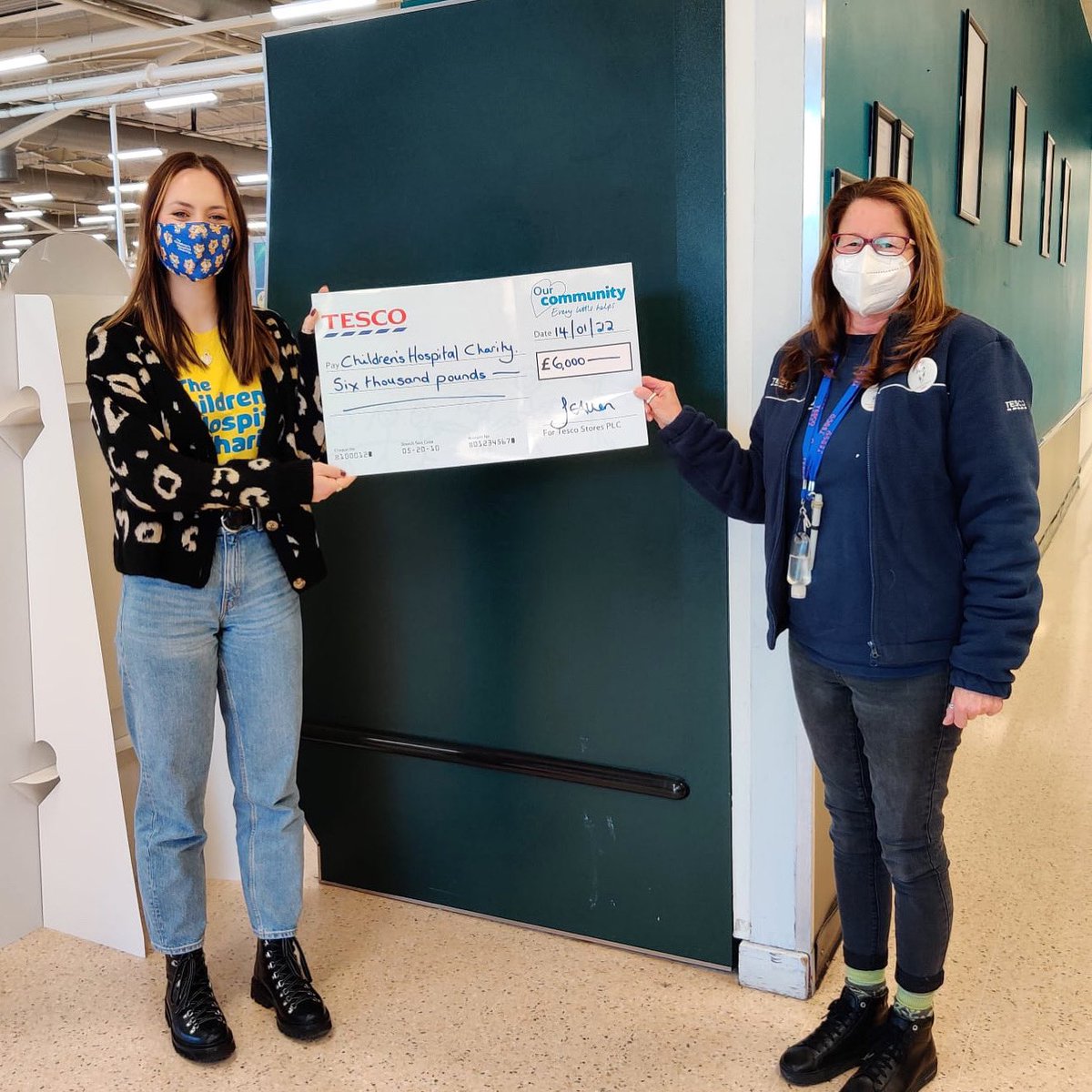 Here’s a happy Monday mention for the wonderful team at <a href="/Tesco/">Tesco</a> Abbeydale Road! 

Tesco have been raising money for us for many years and last week handed over a cheque for a whopping £6,000 for their snowflake! 

Thanks so much to Julia and everyone from Team Tesco 👏💙