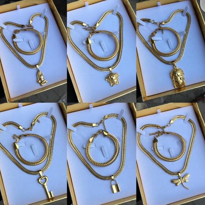 MeritusHub's tweet photo. We're back 

For your gift ideas /items 
Perfumes , body mists , oil perfumes , anklets , necklaces and all kinds of fashion accessories  

Please Rt , reffer , follow and send us a dm to order 🙏 https://t.co/e5Hs6e4a3B