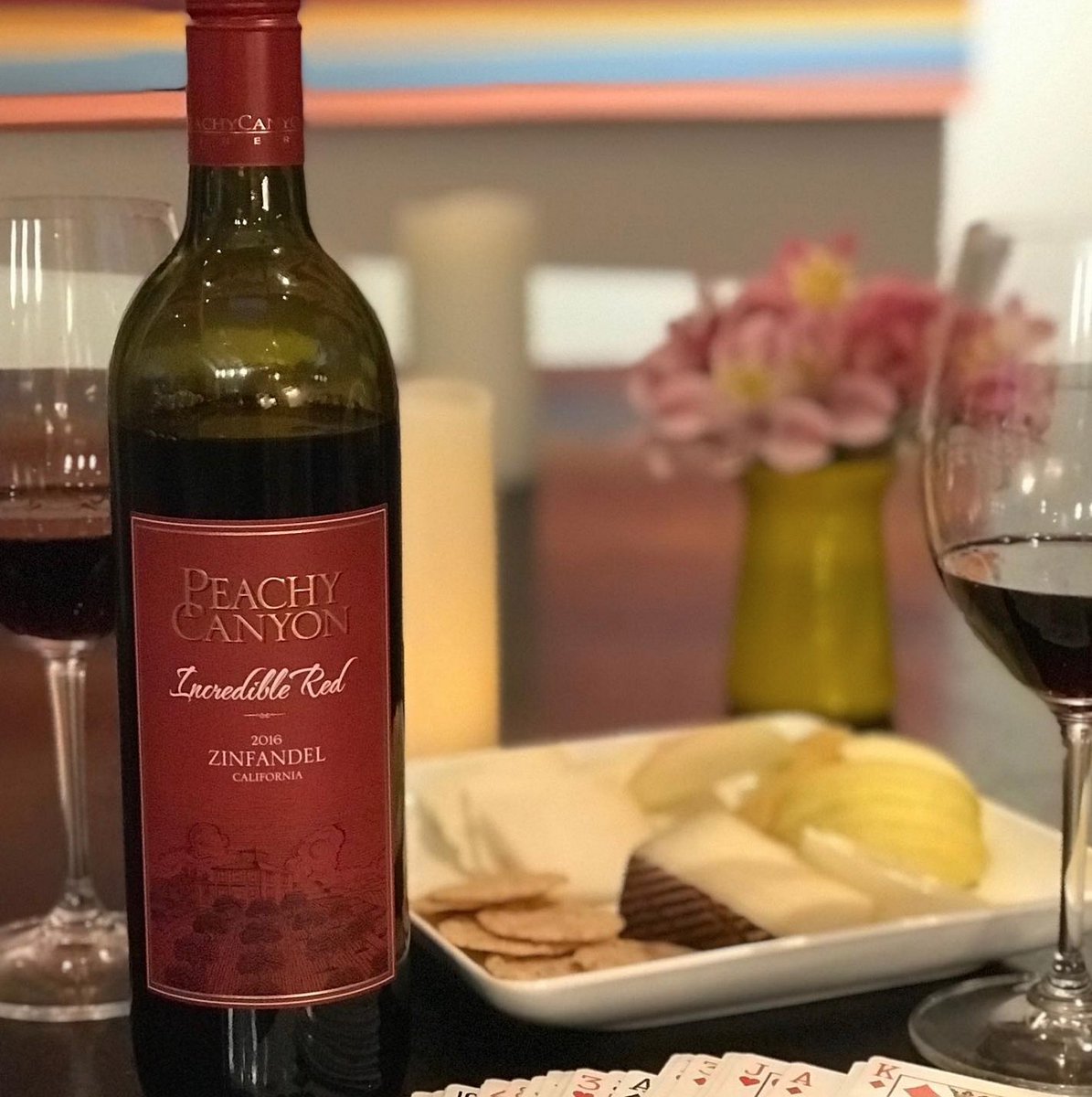 Peachy Canyon’s Incredible Red bursts with flavors of tart cherries, raspberries and strawberries. It meets and exceeds the promise in its name!

Great with casual foods like pizza and BBQ.🍕

📸: Peachy Canyon Winery

#weeknightwine