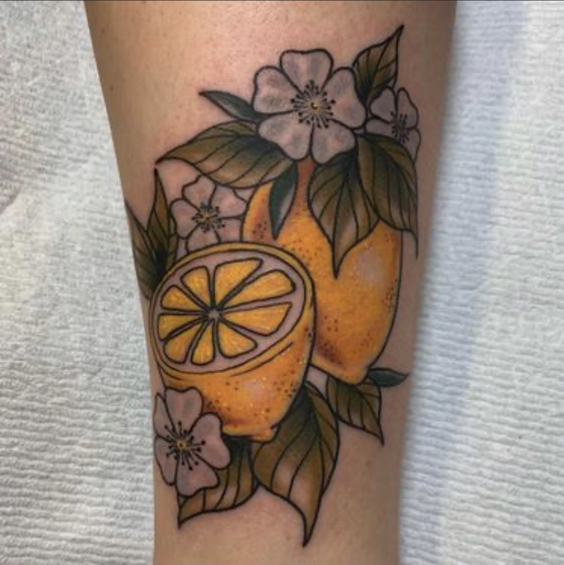 brittney_vasco's tweet photo. ✨FRIENDS✨ I will be tattooing in California at the end of the month! Help me find some cool people in California to tattoo at my guest spots! https://t.co/6Qetyqhy7p