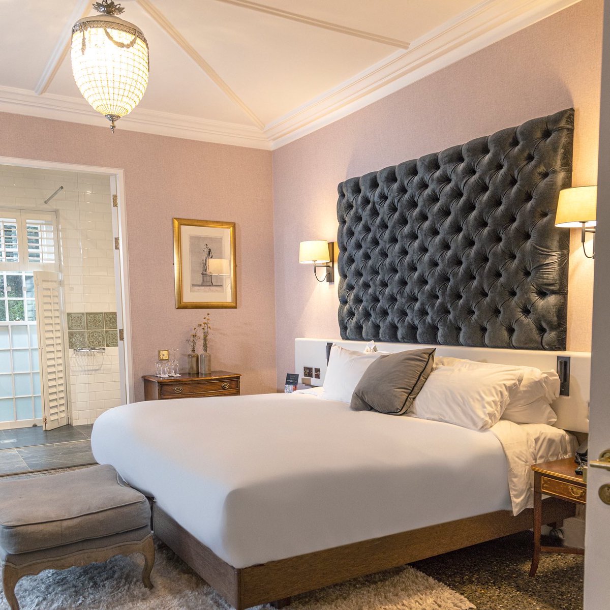 Cliff at Lyons tweet media