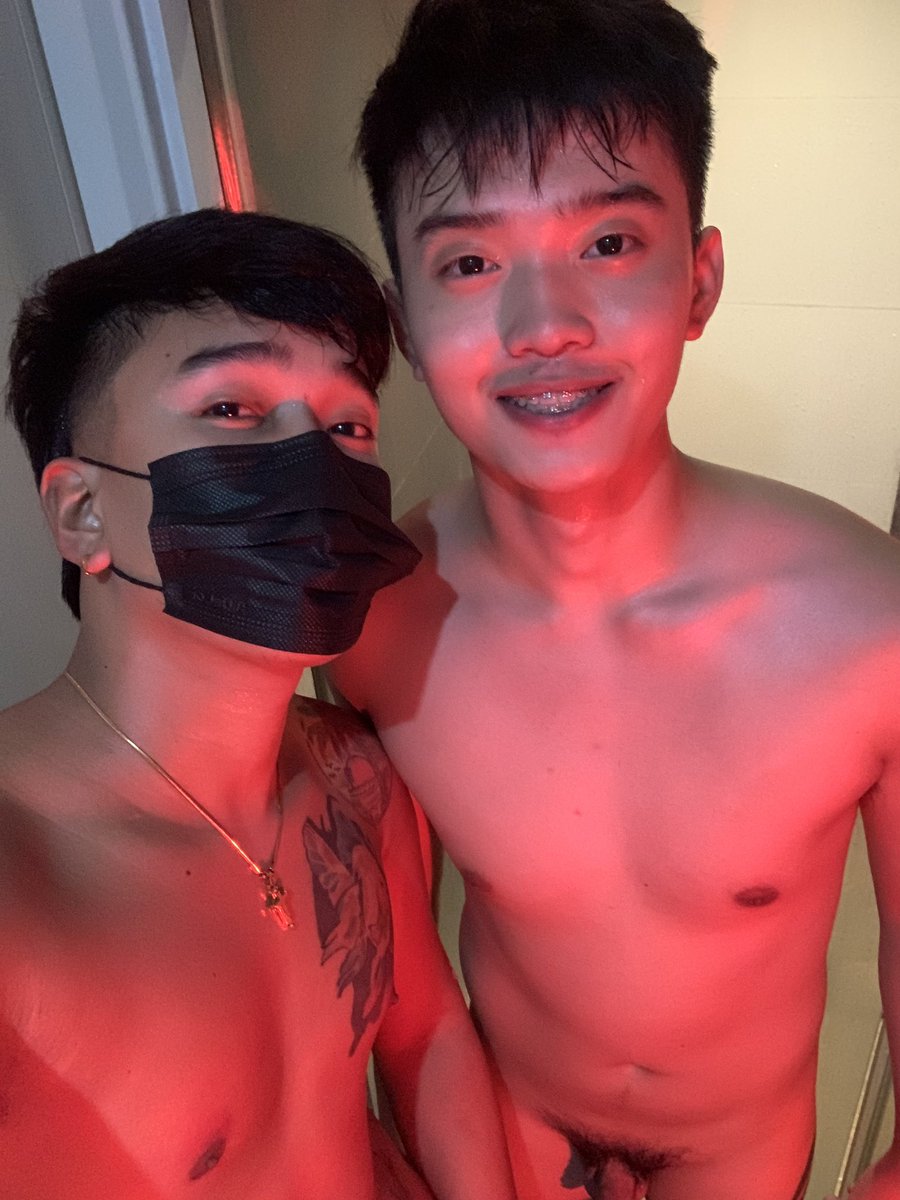 YourOppaBae8's tweet photo. Instant workout💦 first time pala mabottom ng idol niyo si @Kuya_Eco  Like and retweet labas namin exclusive collab video namin for limited slots lang🔥 https://t.co/8wFtfuCObJ