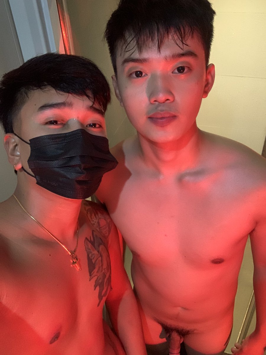 YourOppaBae8's tweet photo. Instant workout💦 first time pala mabottom ng idol niyo si @Kuya_Eco  Like and retweet labas namin exclusive collab video namin for limited slots lang🔥 https://t.co/8wFtfuCObJ