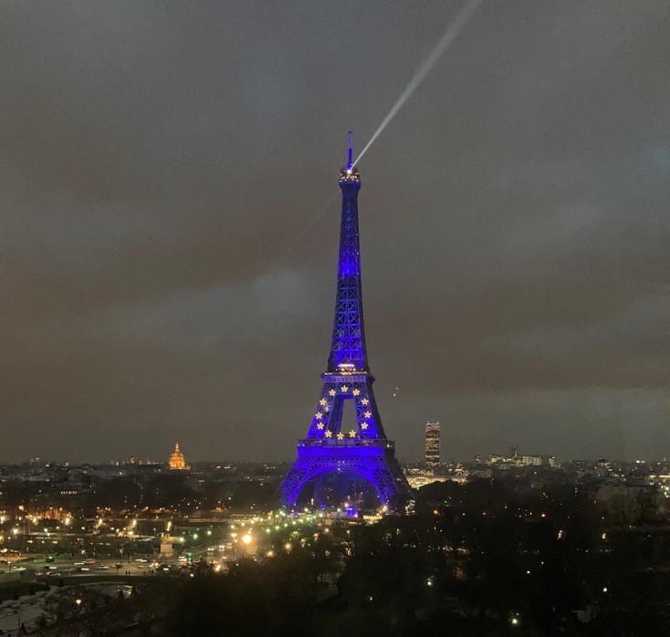 Musee_Homme's tweet photo. La Tour Eiffel aux couleurs de l'Europe, c'est jusqu'au 31 janvier seulement ! 

Une visite au Musée de l'Homme en fin de journée et hop, cette vue sur le Trocadéro est à vous 😉 https://t.co/CxAqmxlI6e