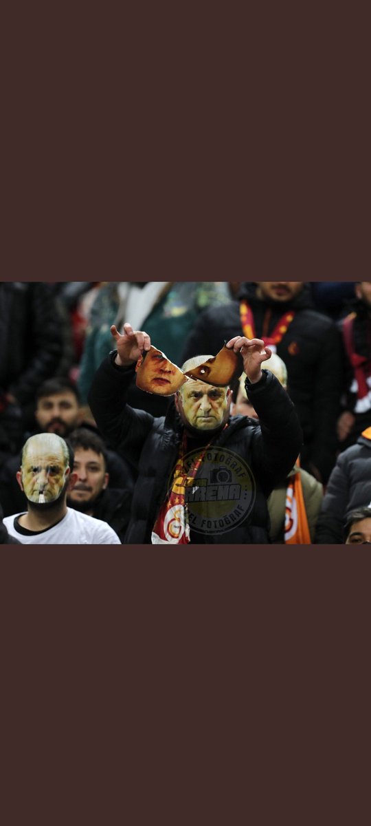 SadeceGala1905's tweet photo. TFF istedi hocanı kovdun.

Yönetim kurulundaki sapıkları yollamadın.

Hata yapan futbolcunla ilgili yalan haberler yapıldı çıkıp iki kelam edemedin.

Sahi sen ne işe yararsın ? 

Galatasaray'a zarar verilen hiç bir yerde yoksun.

Artık yeter!

#BotYokistifaVarBurakElmas https://t.co/4uwNGAGOas