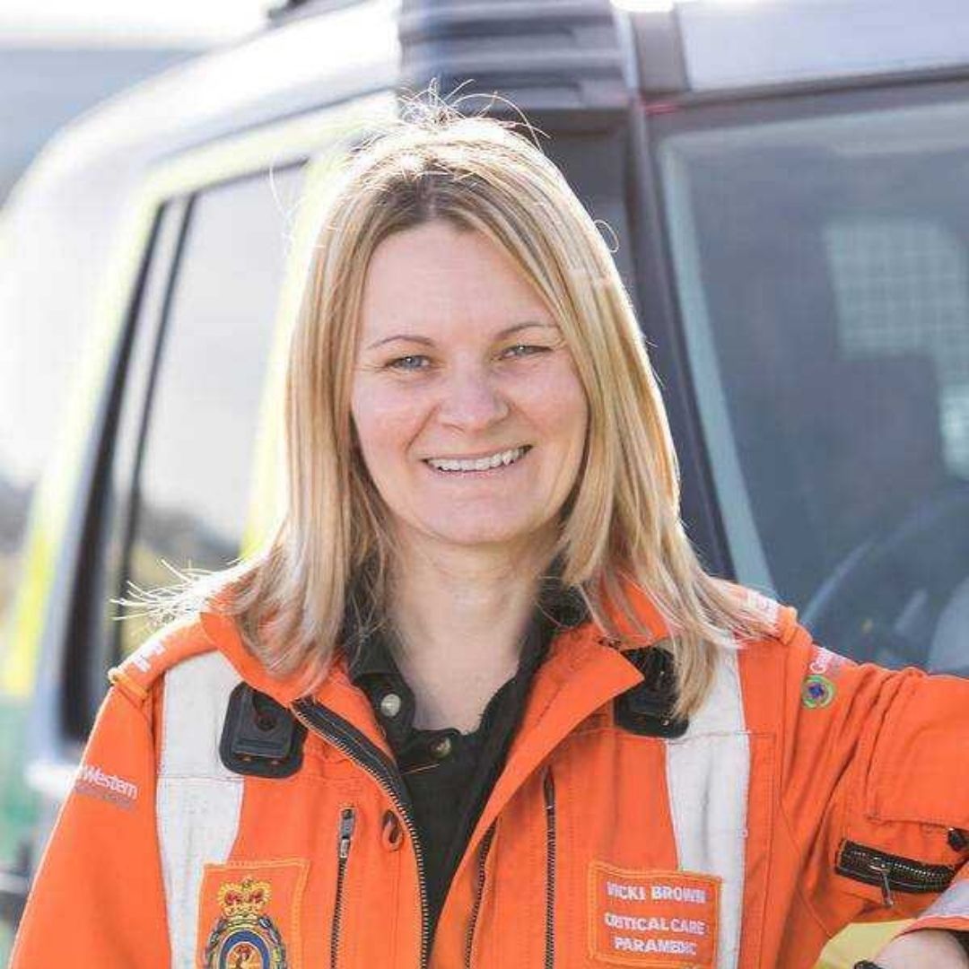 Read about Vicki Brown,  the first person in the UK to get on the FPHC Register of Consultant Practitioners from a purely paramedic background it at ow.ly/6EwZ50HjLUK 

#paramedicineworld #paramedics #EMT #EMS #airmed #airrescue #medics #ems #paramedic #airambulance