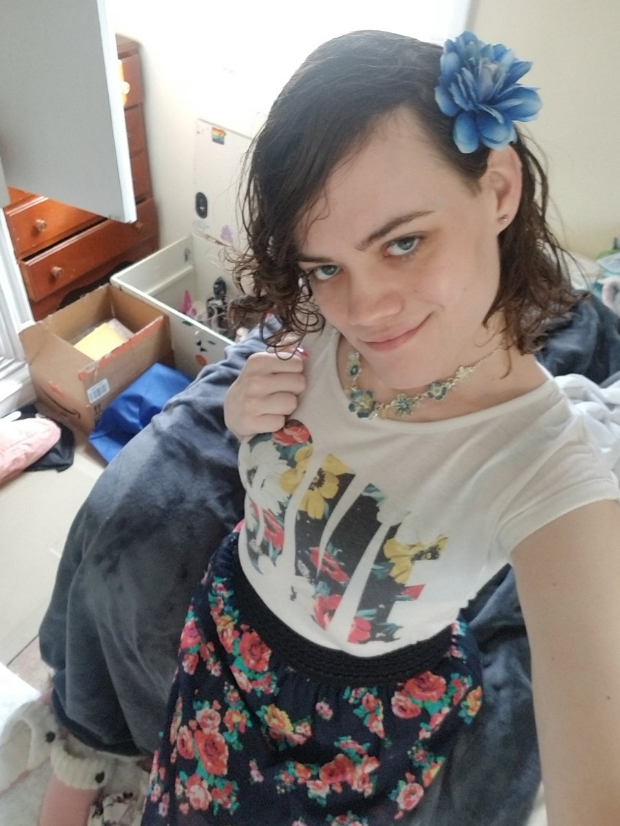 tranzjen's tweet photo. Do you think I'm a pretty flower 🥺🌸 https://t.co/kUlvapGeez