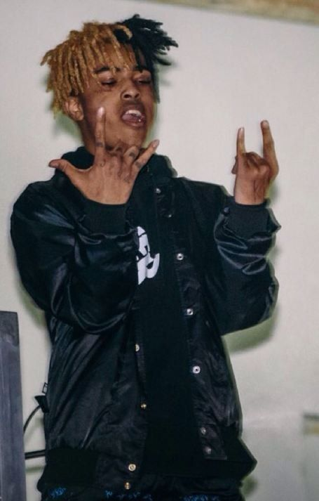 HuaibKid's tweet photo. HAPPY 24 X I KNOW I'M LATE BUT YEAHH https://t.co/W00a8R2bGn