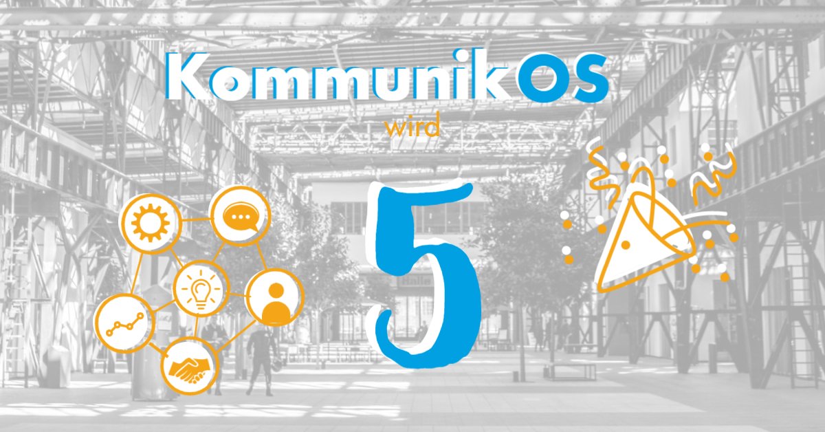 KommunikOS's tweet image. FÜNF Jahre #KommunikOS!🥳
2017 gründeten 18 Studierende unseren Verein. Mittlerweile sind wir 150 Mitglieder mit 7 Unternehmensmitgliedern &amp;amp; 5 Förder*innen. Wahnsinn was in 5 Jahren passiert ist! 💙Auf unserer Website gibt es einen kleinen Rückblick: kommunikos.de/jubilaeum-komm…