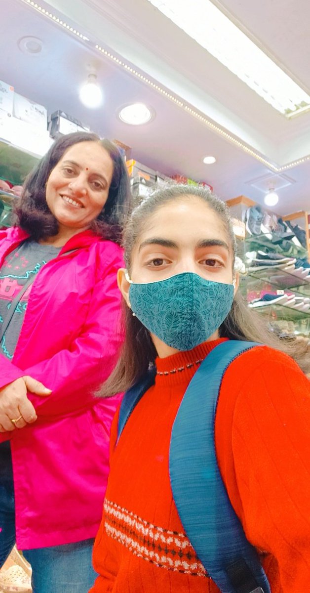 D19559806's tweet photo. With my daughter... always thankful to God for having beautiful daughter in our life.❤️❤️ https://t.co/TL3dzCFPqW