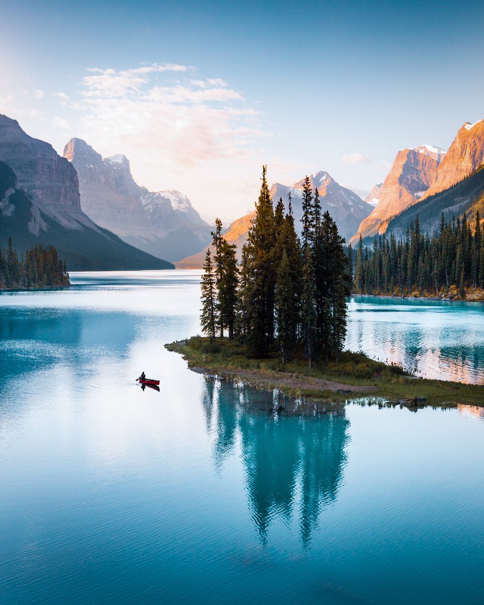 RyanResatka's tweet photo. Canada at its best 🇨🇦 https://t.co/p2xDbv0n0M