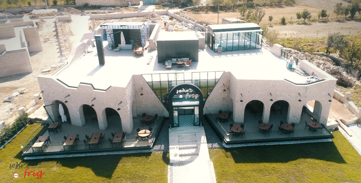 Sayın Valimiz <a href="/gokmen_cicek_/">Gökmen Çiçek</a> önderliğinde Frig vadisinin kalbi Ayazini’de başladığımız projemiz  Şehr’i Frig Cafe&amp;restorantımızın Deneyimleme atölyesinde gerçekleştireceğimiz çikolata eğitimimize herkesi bekliyoruz.

sehrifrig.com 
gelincikhashas.com.tr