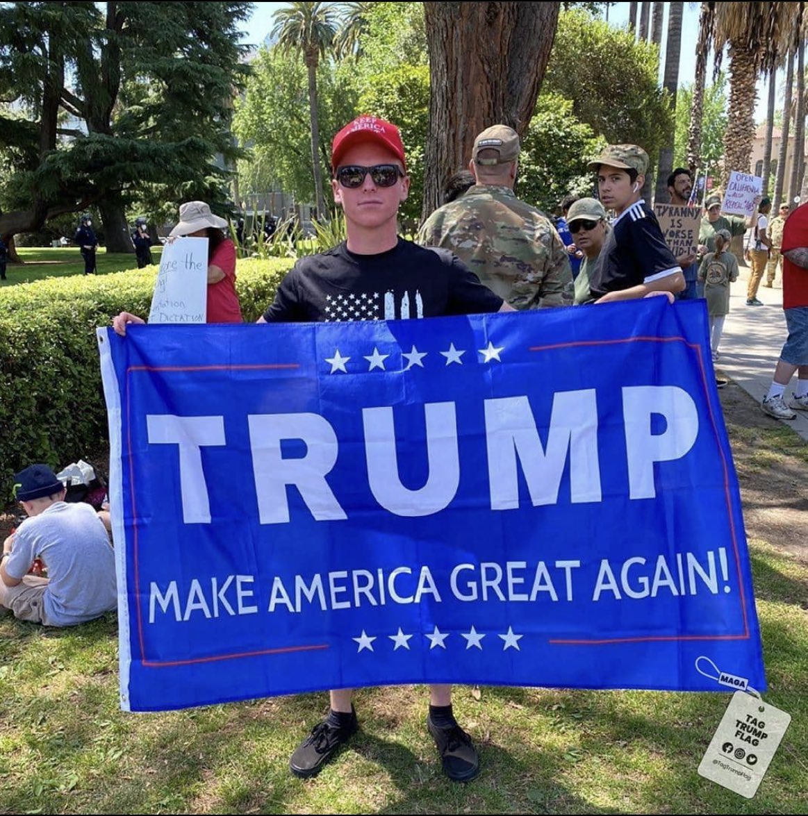 Sub4MAGA's tweet photo. White MAGA pride 🥵 #Str8pride #magaporn #MAGA #BlueLivesMatter https://t.co/REWmRaPSmN