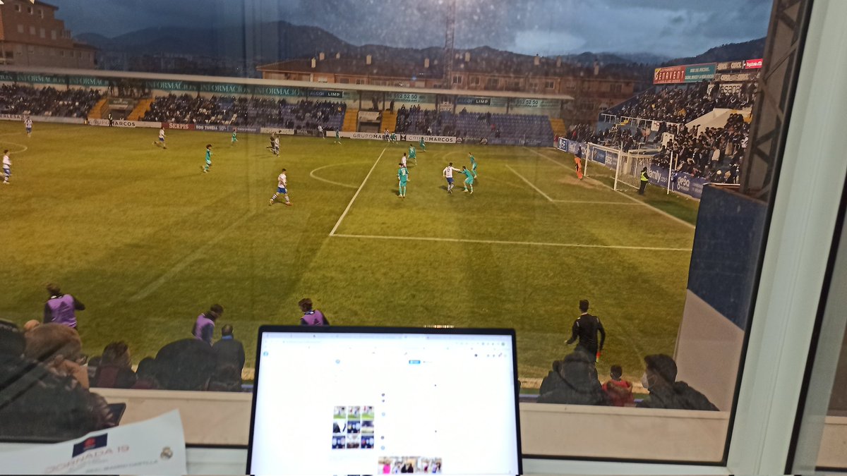 GallardoC87's tweet photo. #DiaDelPeriodista 📝 #diacommunitymanager
👏 Todo mi reconocimiento a los periodistas de radios, tv, diarios locales que dan voz y luz a cientos de equipos y jugadores. Y a los Communitys y Resp. de prensa d estos clubes "modestos" que hacen una gran labor con mucho sentimiento https://t.co/qMQbnqQGTe