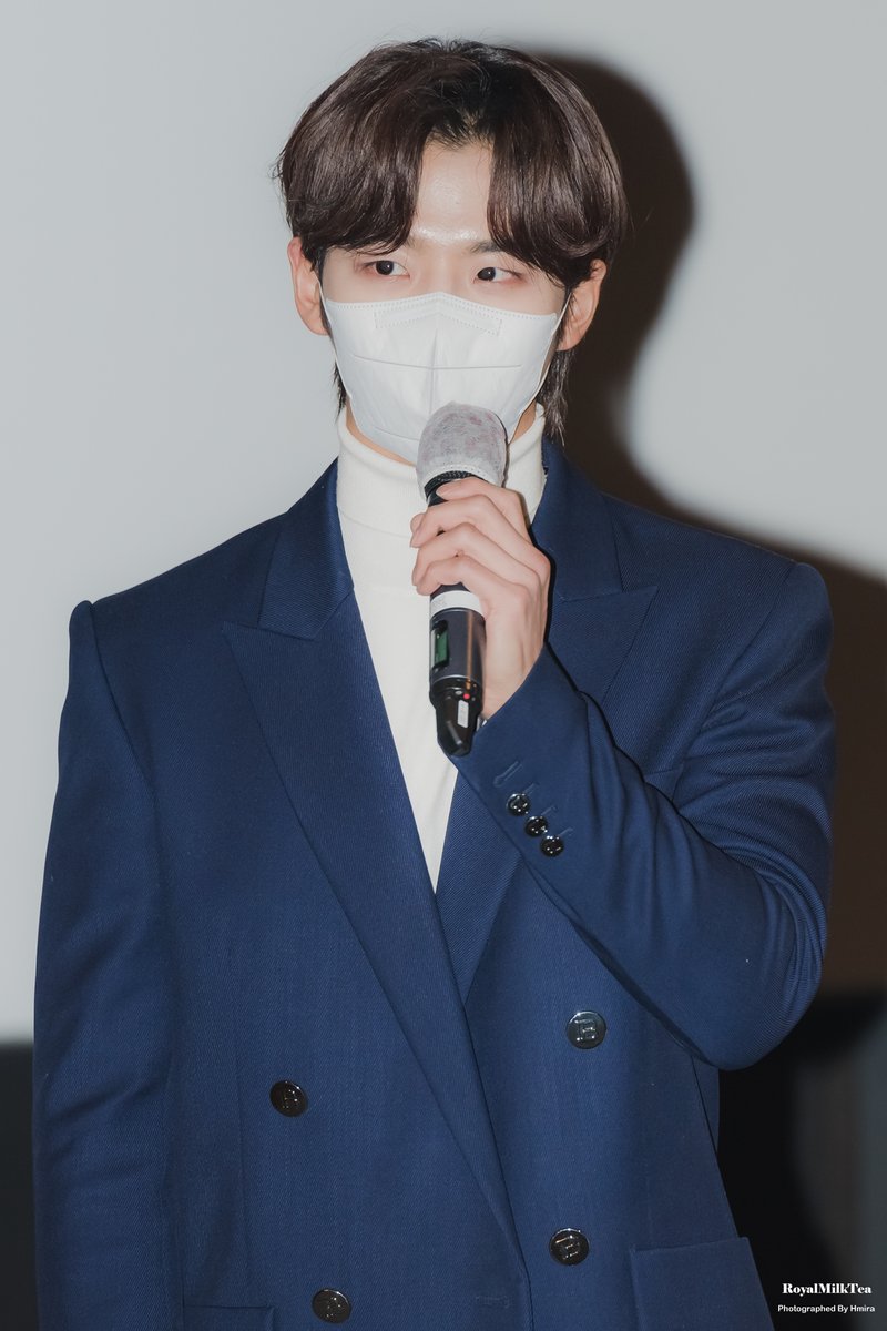 RMilkTea0117's tweet photo. 22.1.23. 양홍석(펜타곤 홍석) - 영화 블루버스데이 무대인사 / CGV 용산아이파크몰
#양홍석 #홍석 #펜타곤 #펜타곤홍석 #PENTAGON #영화블루버스데이 #블루버스데이 #블루버스데이무대인사 #무대인사 #CGV #CGV용산 https://t.co/CjH5DExFU5